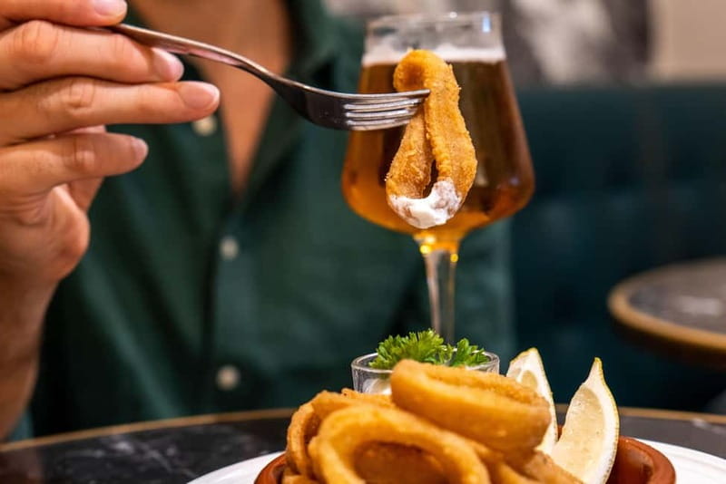 Palma de Mallorca: Gourmet Tapas and Wine Tour - Palma Old Town on foot, with wine stops baked in
