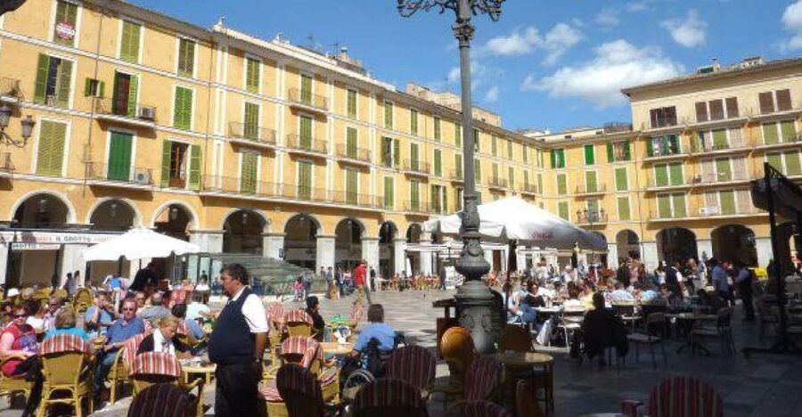 Palma de Mallorca: Guided Tour of the Old Town - Consolat de Mar, City Walls, and the Backstory of a Trading Metropolis