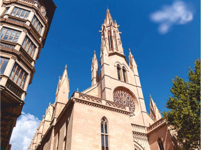 Palma de Mallorca: Guided Tour of the Old Town - Patios You Can Spot, Palaces You Understand, and the Modernisme Thread
