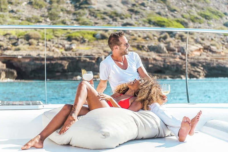 Palma de Mallorca: Half-Day Catamaran Tour with Buffet Meal - The Buffet Meal on Board: More Than a Token Lunch