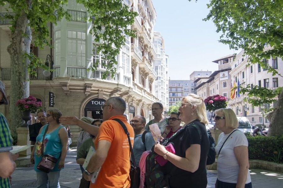 Palma de Mallorca: Old Town and Cathedral Tour - Skip-the-line logistics and what the 90 minutes really includes