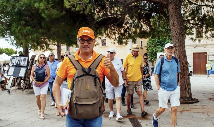 Palma de Mallorca: Old Town and Cathedral Tour - Gothic details you can spot after the guide points them out