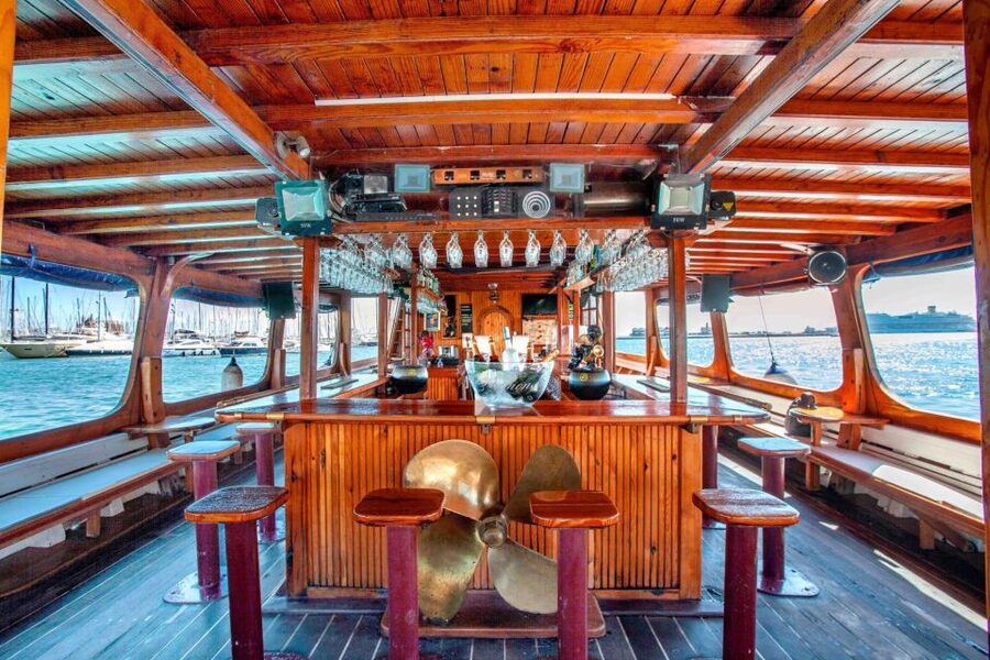 Palma de Mallorca: Palma Bay Boat Tour with Snorkeling - Music, Live Guitar, and Satellite Sports TV on Board