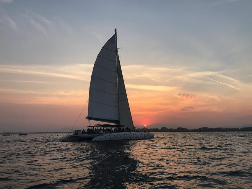 Palma de Mallorca: Sunset Sailing Catamaran Trip with Drink - Music, wind-in-your-hair vibes, and the dancing factor