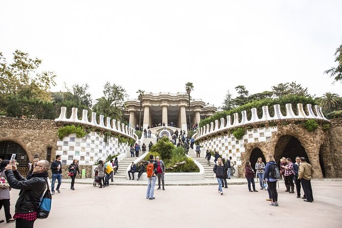 Park Guell Guided Tour with Skip the line Ticket - What makes the guides stand out in real life