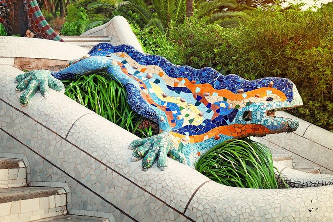 Park Guell Guided Tour with Skip the Line Tickets - Dragon stairway, gatehouses, and the first big Gaudí moments