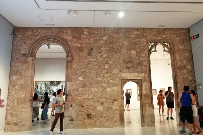 Picasso Museum and Walking Tour Plus Optional Wine & Food Tasting - Stop 1, Els Quatre Gats: Picasso’s social world in modernist Barcelona