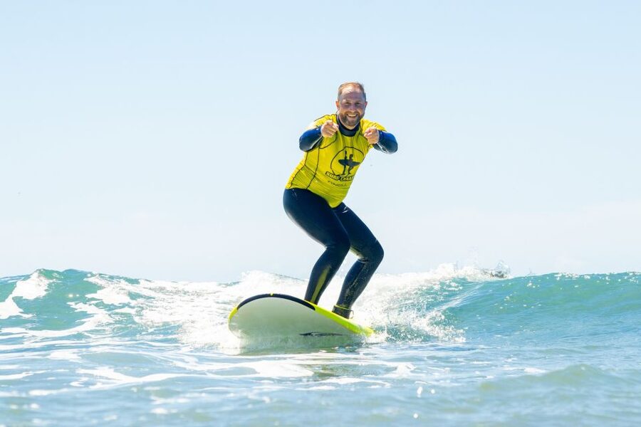 Playa del Inglés Maspalomas: High Quality Surf Classes - Who should do this beginner surf class, and who should skip it