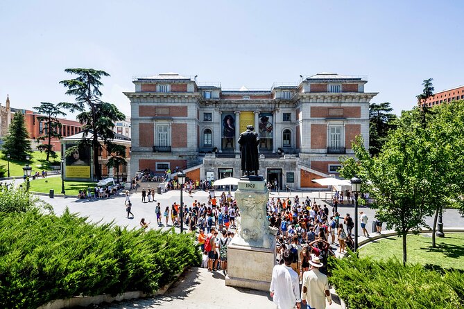Prado Museum Guided Tour with Skip the Line Ticket in Madrid - Goya’s surprise: The Family of Carlos IV and the artist’s presence