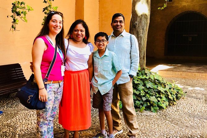 Private Alhambra Highlights Tour Including the Nasrid Palaces - Which guides you are likely to get, and what to expect
