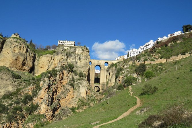 Private White Villages & Ronda Day Tour from Seville - Sendero La Garganta Verde: how to decide on the optional hike