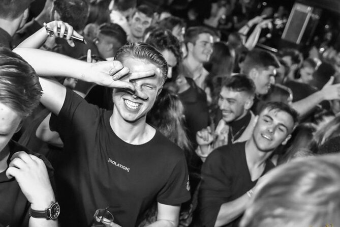 Pub Crawl Madrid by Mad Party Crew - What the Group Vibe Is Like (and When to Rethink It)