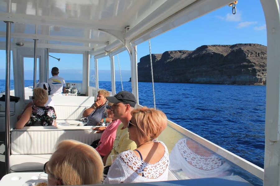 Puerto de Mogan: Boat and Snorkeling Trip - 1.5 hours of snorkeling: equipment, fish-spotting, and confidence