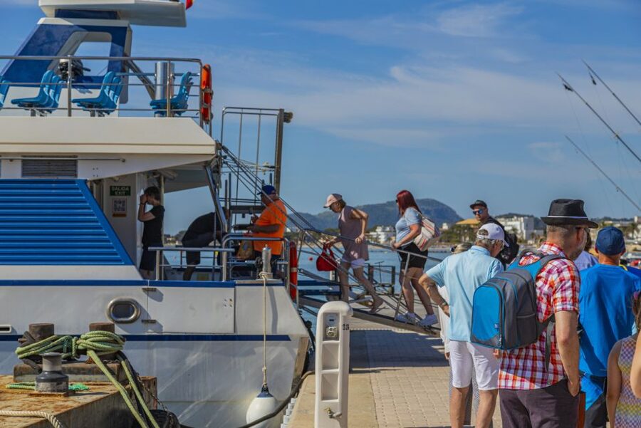 Puerto Pollença: Ferry to Formentor Beach - Meeting Point and Boarding: Small Details That Save Time