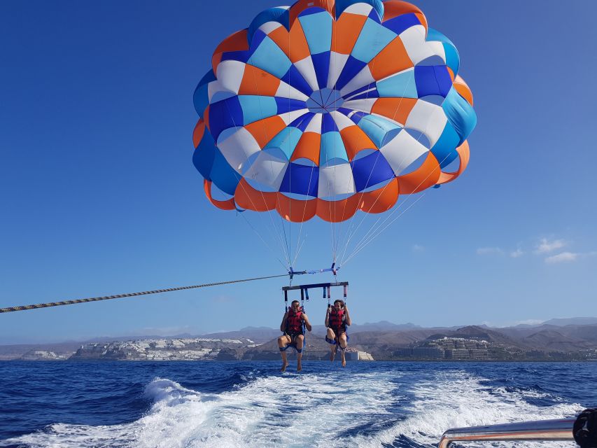 Puerto Rico de Gran Canaria : Parasailing - Crew coaching and boat fun, with Estelle, Abe, Peter, Esther, Carlos, Edu, and Messi