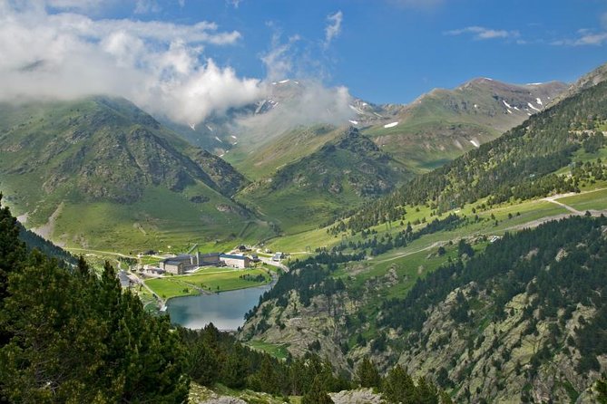 Pyrenees & Medieval Towns Small Group Tour from Barcelona - A Pyrenees Day Trip That Actually Feels Like a Day Trip