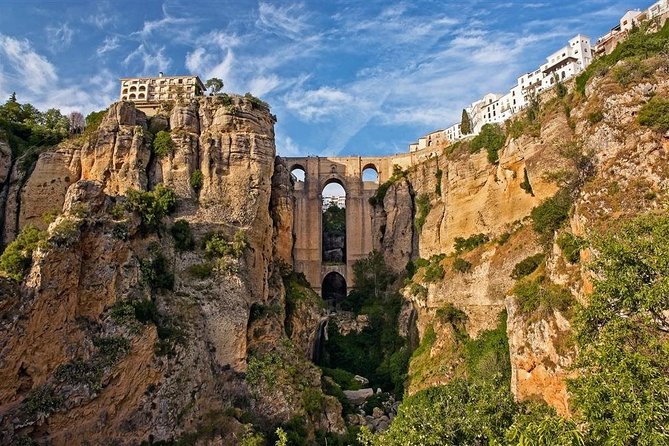 Ronda and Setenil de las Bodegas tour from Malaga - Ronda guided tour: Old Bridge, Felipe V gate, and the city’s big moments