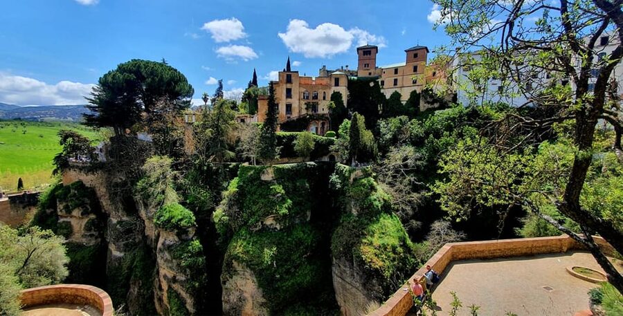 Ronda and Setenil Tour with Free Time and Map from Málaga - Ronda free time options: guided backup or a longer stretch on your own