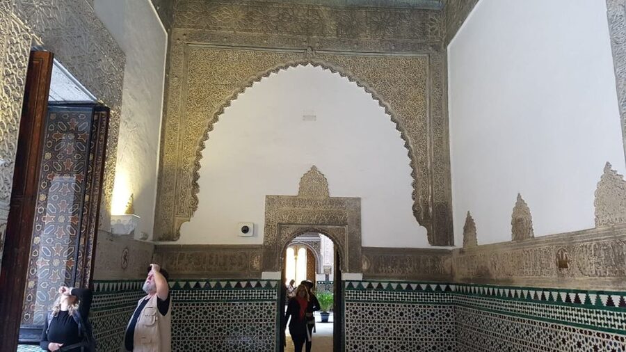 Royal Alcázar of Seville Skip-the-Line Guided Tour - Patio de Doncellas: The Courtyard Stop That Changes the Whole Mood