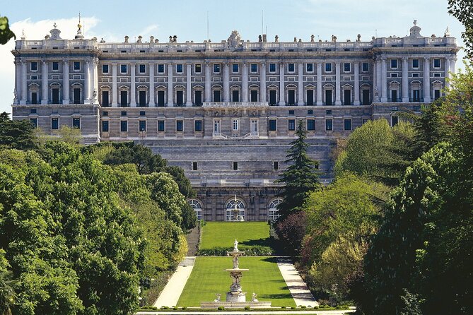 Royal Palace of Madrid Early Entrance Tour Skip-The-Line Ticket - Pace, group size, and the radio system reality check