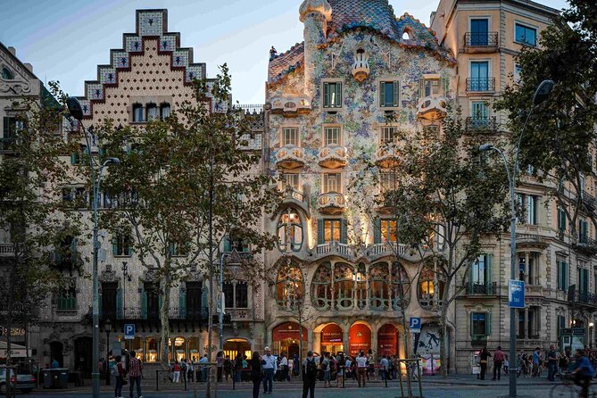 Sagrada Familia & Barcelona Small Group Tour with Hotel Pick-up - Gothic Quarter magic: from Roman maze streets to a 2,000-year-old column
