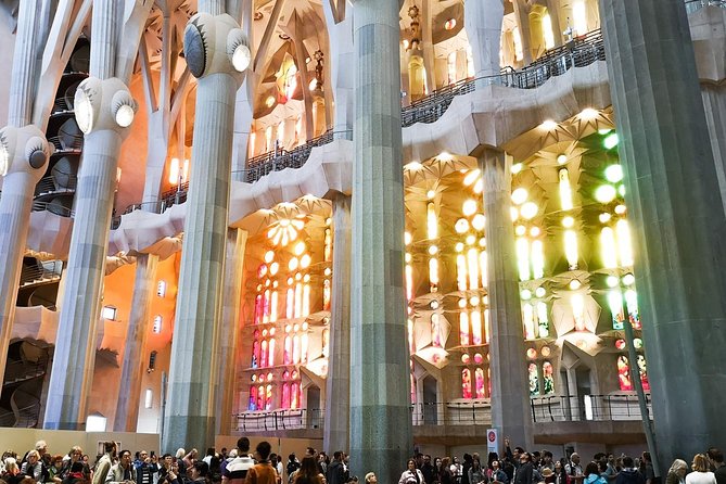 Sagrada Familia & Gaudi Tour Private or Small Group with Tickets - A 4-hour Gaudí route that mixes Gothic lanes with Modernisme