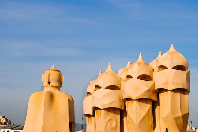 Sagrada Familia & Gaudi Tour Private or Small Group with Tickets - Passeig de Gracia: elegant avenue stroll plus Gaudí exteriors