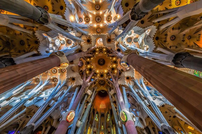 Sagrada Familia & Montserrat Small Group Tour with Hotel pick-up - Hotel pickup, early start, and a small-group pace