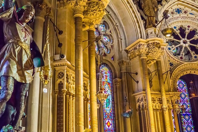 Sagrada Familia & Montserrat Small Group Tour with Hotel pick-up - Price and value: where the money goes, and what you still pay