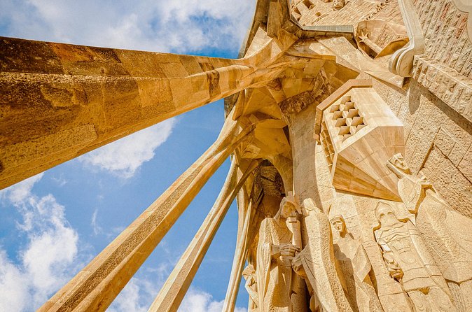 Sagrada Familia VIP Tour Skip the Line with Small Group - Pacing, guide styles, and why small groups matter