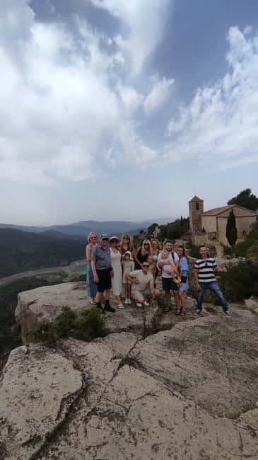 Salou: Siurana Medieval Village Guided Tour w/ Hotel Pickup - Transportation comfort: what is included, and what to plan around