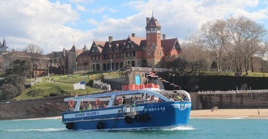 San Sebastian: Boat Tour with Stop at Santa Clara - Key highlights at a glance