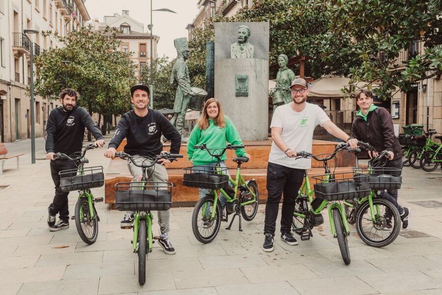 San Sebastian: Guided E-Bike Tour - La Concha Bay, then Miramar Palace for fast orientation