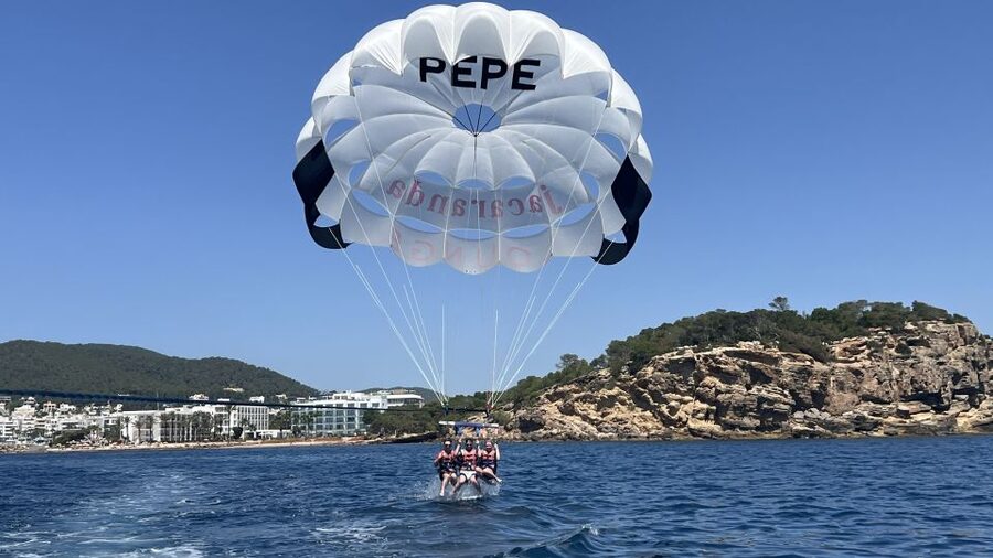 Santa Eulària des Riu: Parasailing Boat Cruise with Drinks - Safety brief, swimmer rule, and the 250 kg limit
