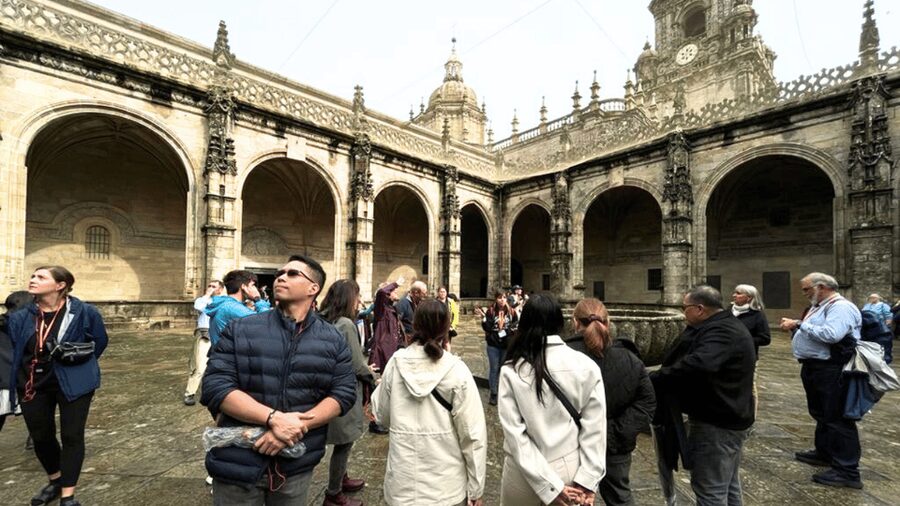 Santiago: Cathedral & Museum Tour + Pórtico of Glory Option - Inside the Cathedral: Romanesque Meaning, Relics, and the Botafumeiro