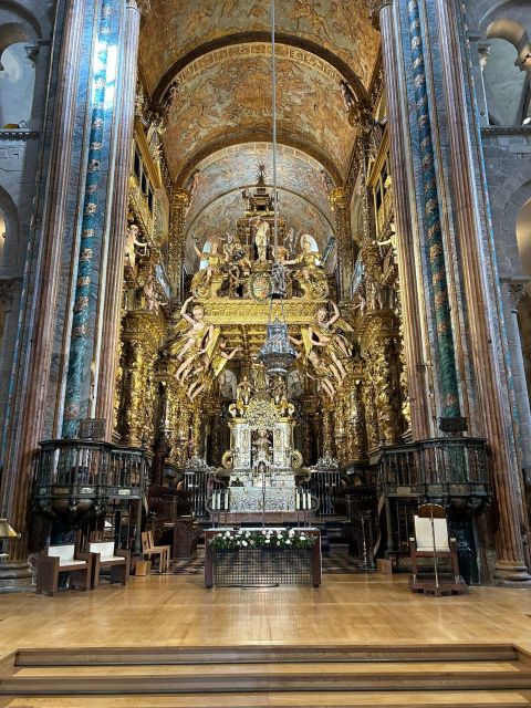 Santiago de Compostela: Cathedral, Museum, and Old Town Tour - Museo da Catedral in 45 minutes: what you get from guided museum time