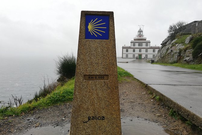 Santiago de Compostela: Finisterre, Muxia & Costa da Morte - Muros stop and coffee time in a small seaside town