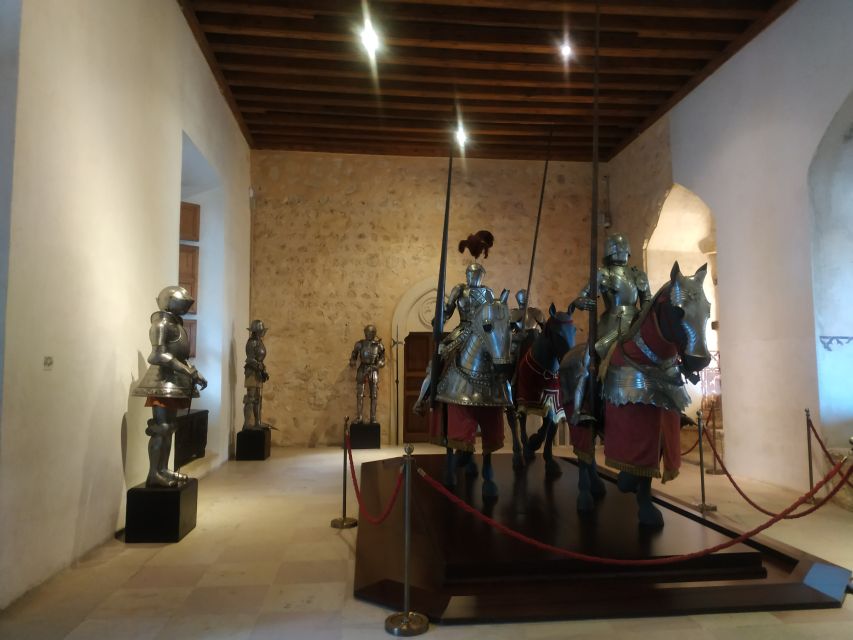 Segovia: Guided Walking Tour with Cathedral & Alcázar Entry - Cathedral of Segovia inside: what you notice changes with a guide