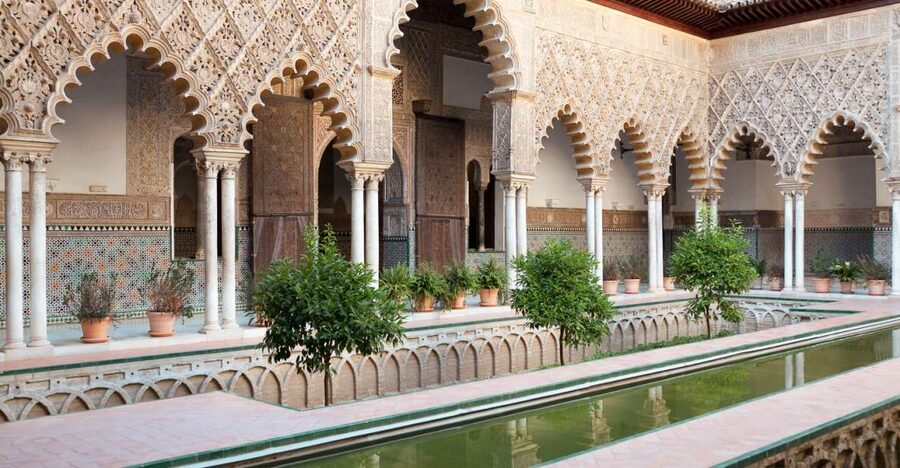 Seville: Alcázar, Cathedral & Giralda Fast Track Guided Tour - Key things to know before you go