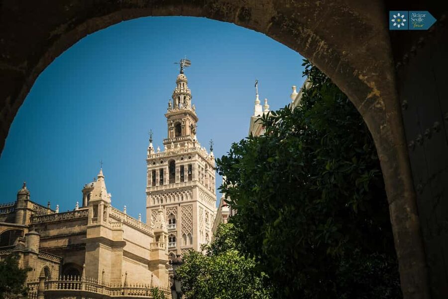 Seville: Alcázar, Cathedral & Giralda Skip-the-Line Tour - Giralda Tower: 34 Ramps and the Best Reason to Climb