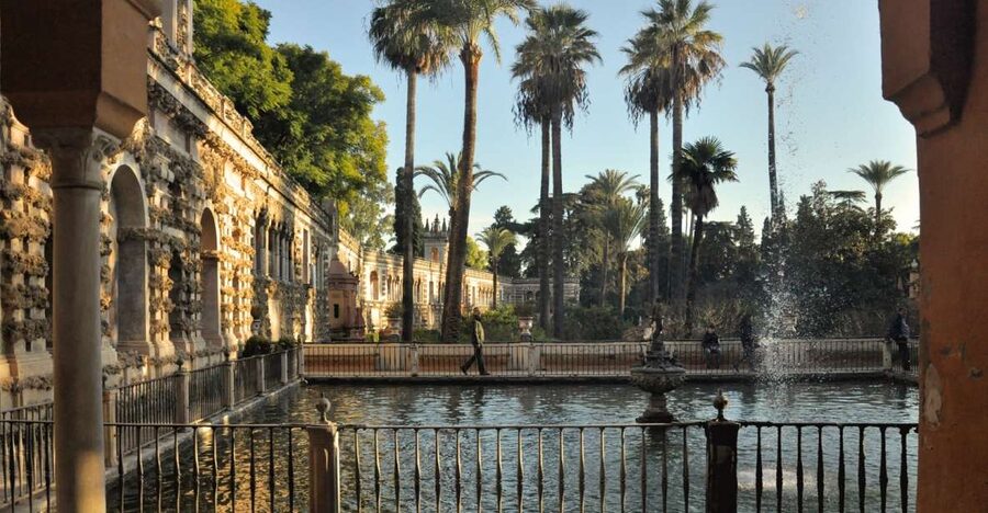 Seville: Alcazar & Cathedral Skip-the-Line Guided Tour - The Guides: Why the Experience Gets High Marks