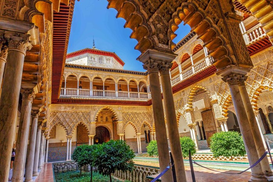 Seville: Alcázar Guided Palace Tour with Priority Access - The 1.5-Hour Walkthrough: Palace Rooms and Courtyards You Can Actually Place