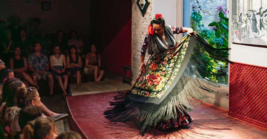 Seville: Casa de la Memoria Flamenco Show - Getting In: Voucher Exchange and Tickets at c/ Cuna (Plan for Paper Tickets)