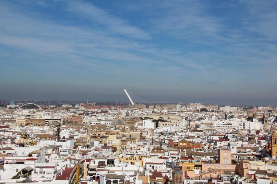 Seville: Cathedral and Giralda Skip-the-line Guided Tour - Legends, curiosities, and what a good guide adds