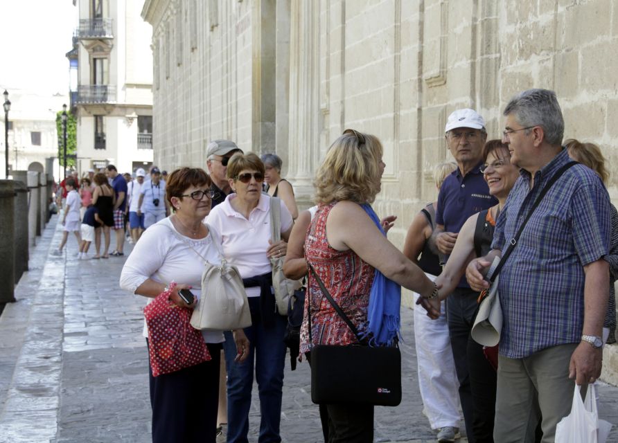 Seville: Cathedral and Giralda Skip-the-line Guided Tour - Timing: how a 1-hour tour keeps you focused