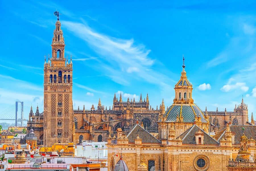 Seville: Cathedral and La Giralda Entry Ticket - Seville Cathedral inside: from Puerta del Príncipe to the art stops