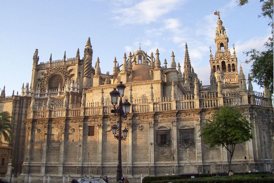 Seville: Cathedral, Giralda & Alcazar Entry With Guided Tour - FAQ