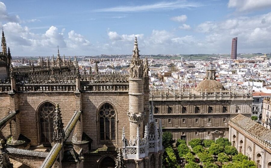 Seville: Cathedral, Giralda & Alcázar Guided Tour - What to bring and what to expect on the day