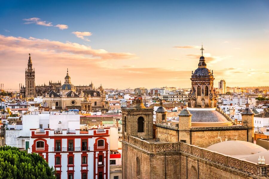 Seville: Cathedral, Giralda, and Alcazar Guided Tour - Alcazar royal palace: Islamic motifs, Baroque and Renaissance layers, plus real gardens