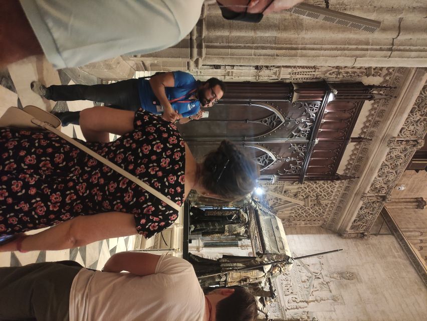 Seville: Cathedral, Giralda, and Alcazar Guided Tour - Timing reality: the split tour and planning for snacks and photos